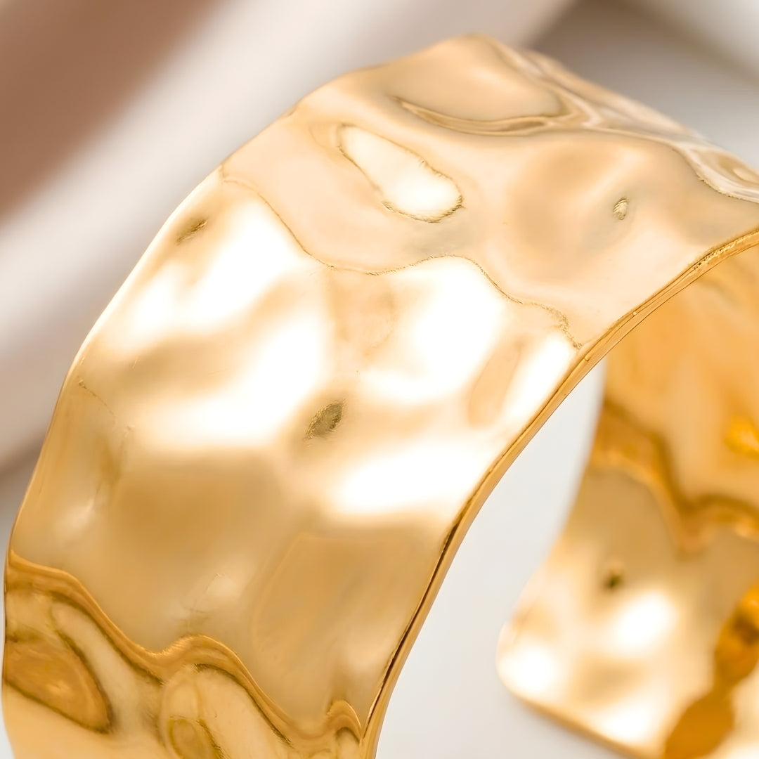 Golden Céleste Wide Cuff