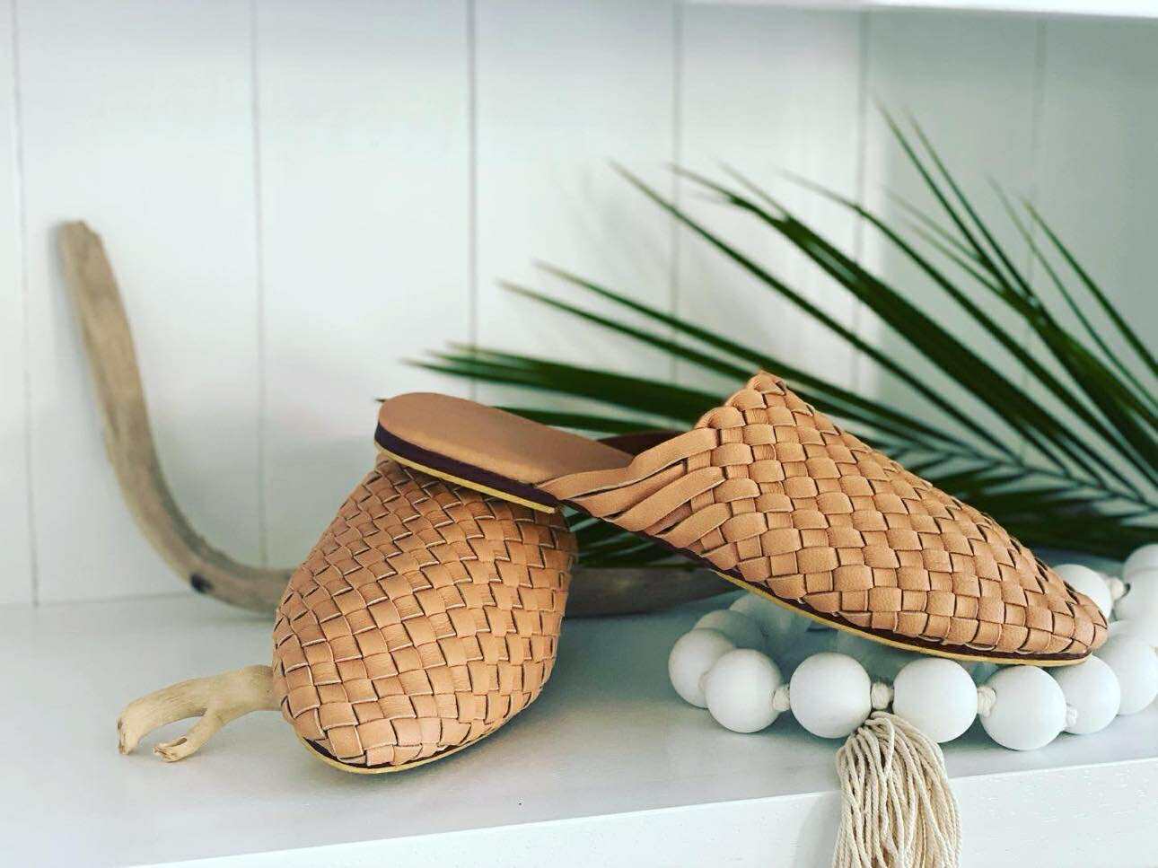 “Lark” slide / mule in Camel