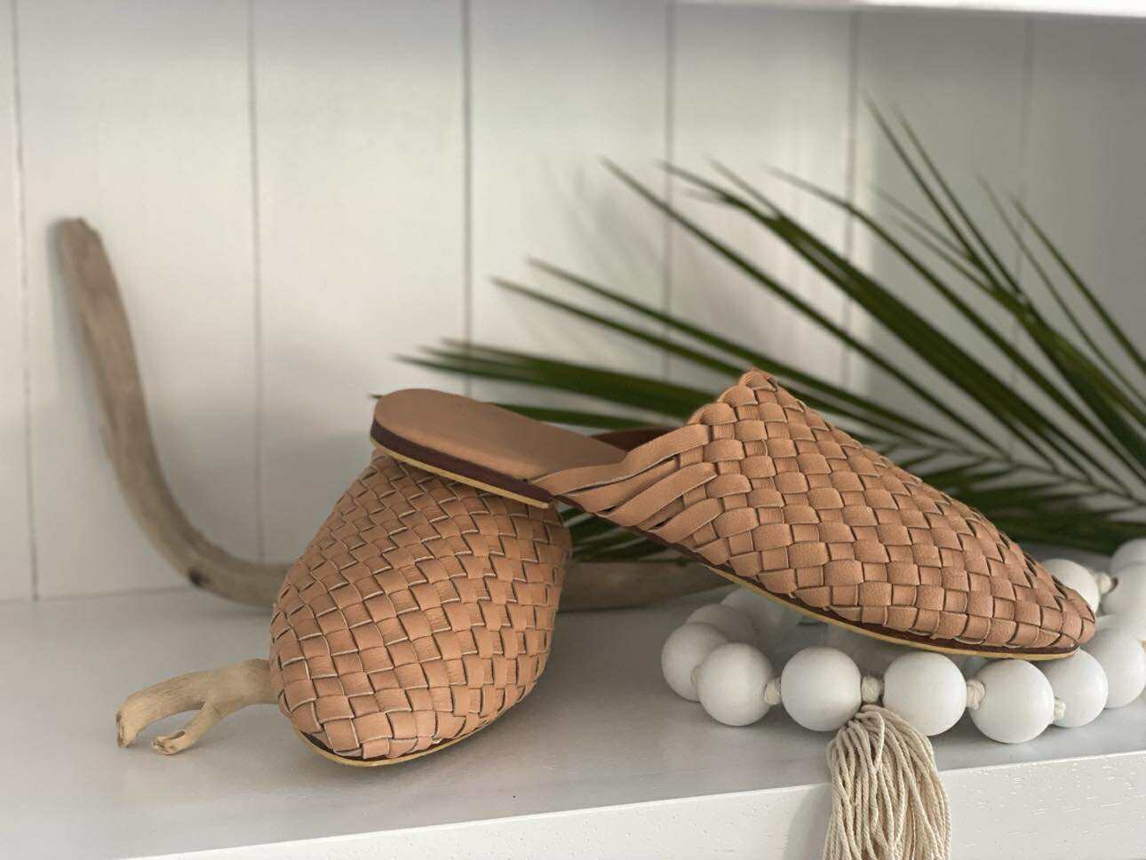 “Lark” slide / mule in Camel