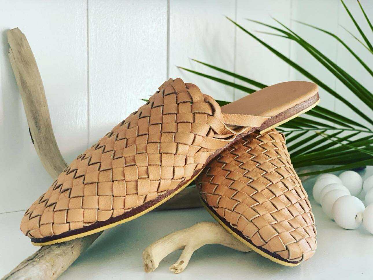 “Lark” slide / mule in Camel