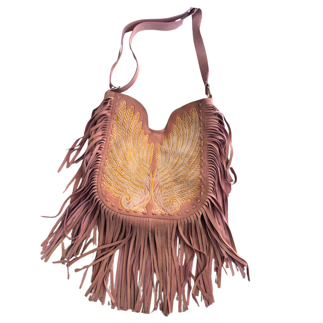 Fringe handbag with wing motif in dusty blush – country-meets-coastal accessory