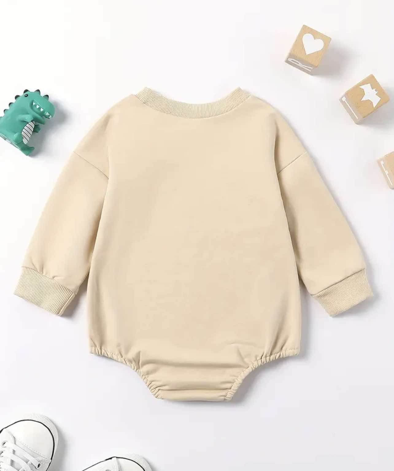 Newborn and infant long-sleeve romper – stylish and warm for cooler months