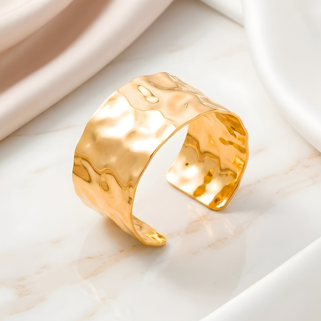 Golden Céleste Wide Cuff