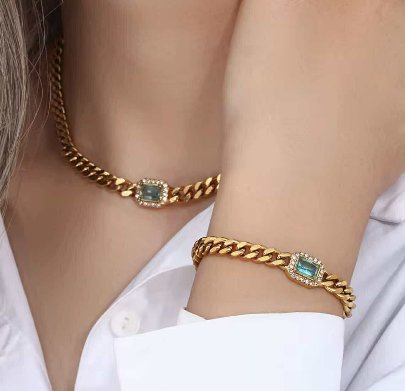 The Country Gold Necklace and Bracelet Set