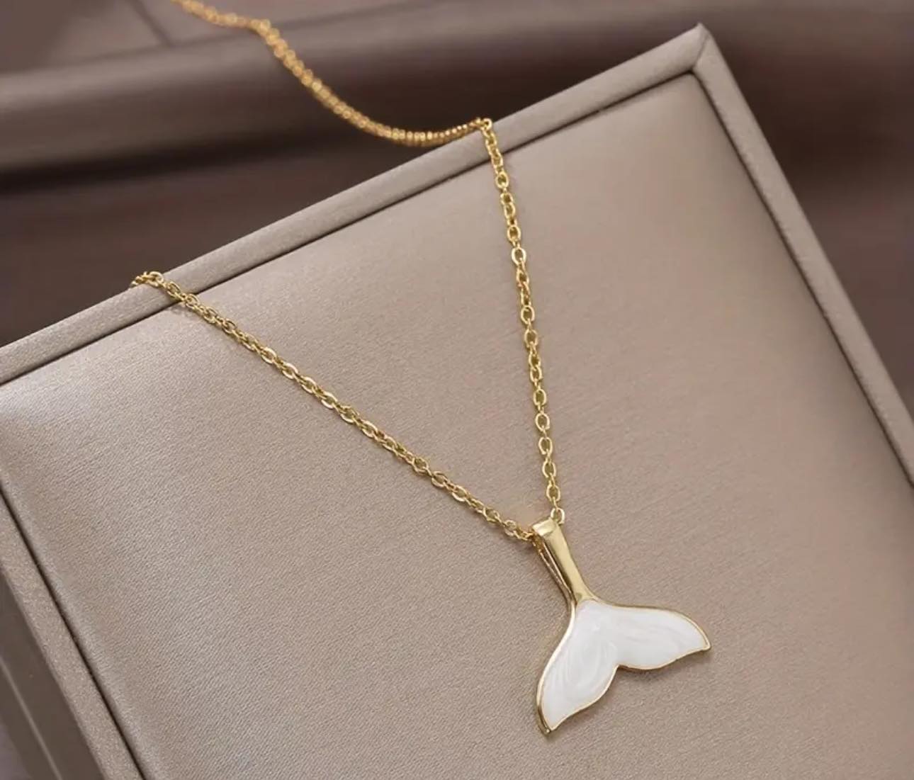 Australia necklace crafted from high-quality stainless steel