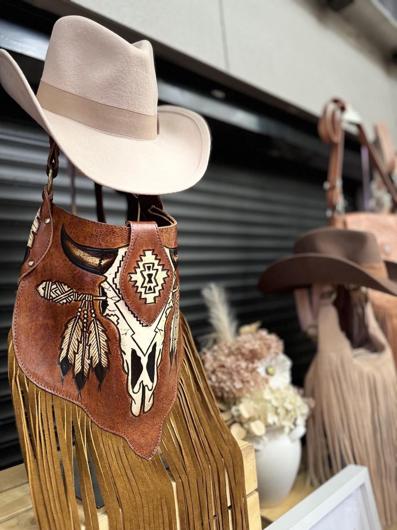 Boho Bronco Bag with adjustable strap and tassel details – perfect for country-boho outfits