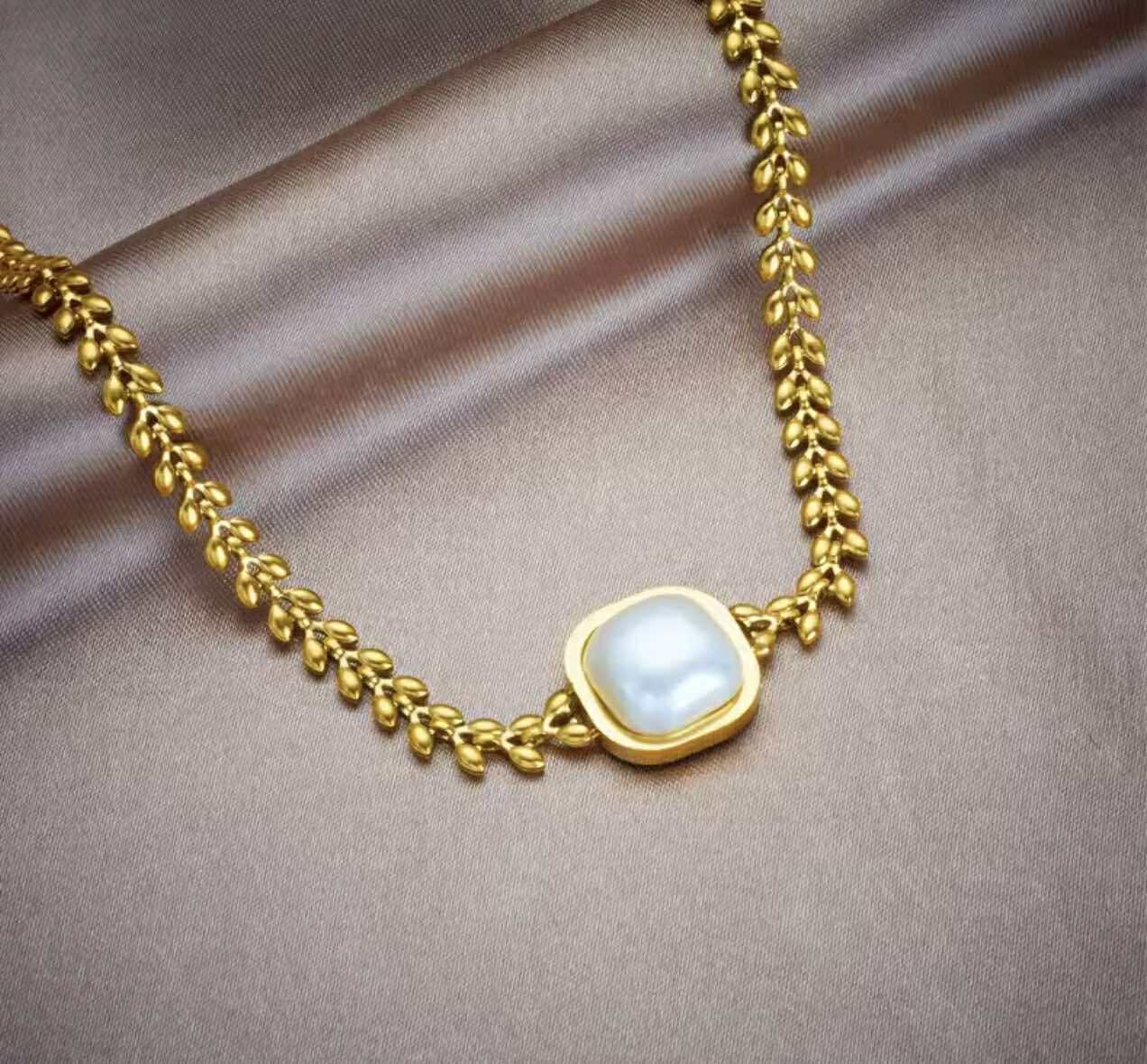 Bridal jewellery set Australia – elegant gold and pearl statement pieces