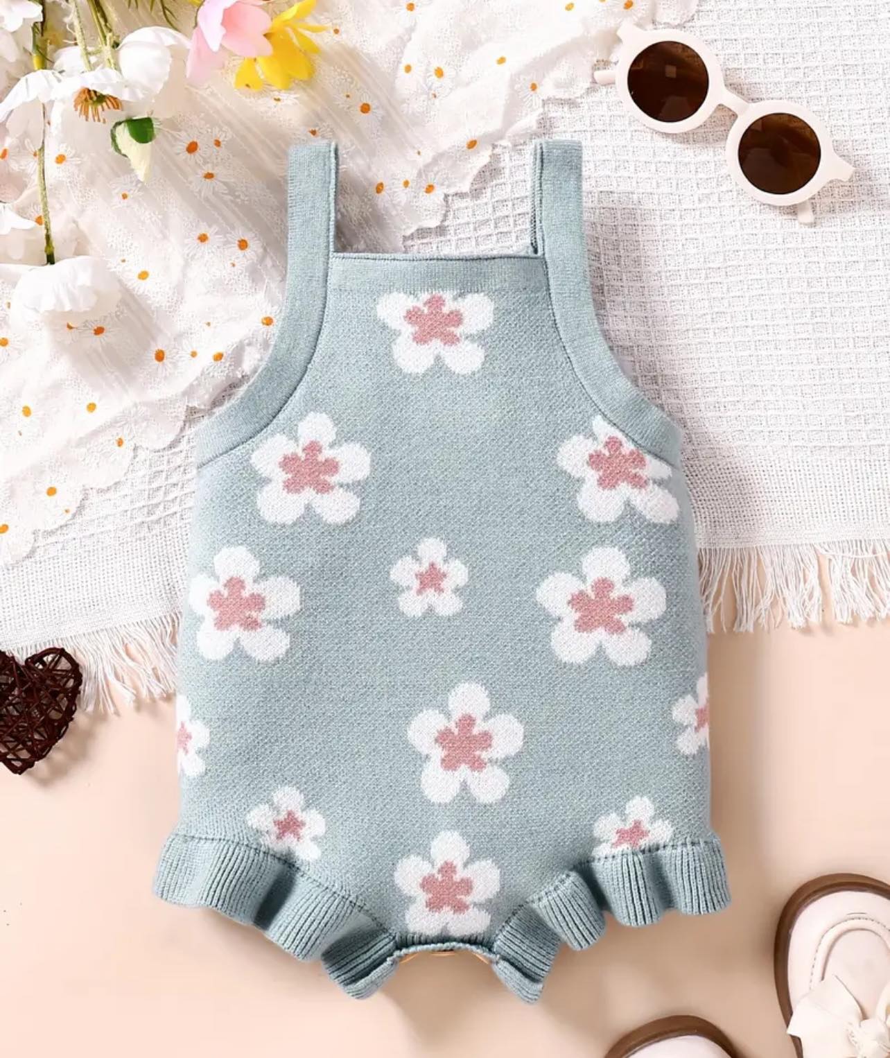 Charming baby girl outfit – Cute floral print with snap closures for easy diaper changes.