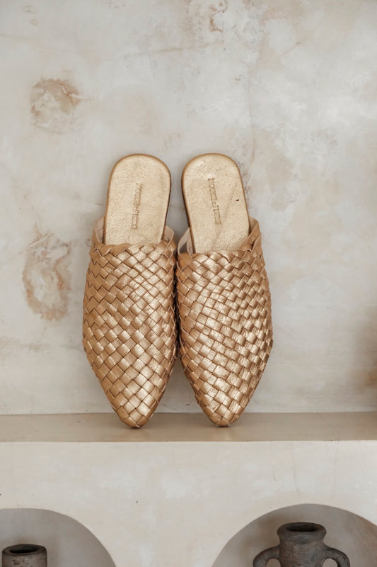 Closed toe slip-on loafer for women in metallic gold zero-sum Women's Closed Toe Flat Mules Braided Backless Slip-On Sandals Summer Loafer Casual Slides for Women