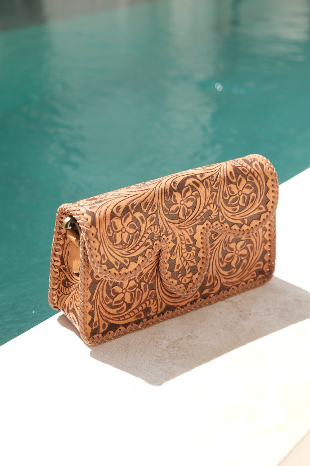 Petal Saddle Clutch