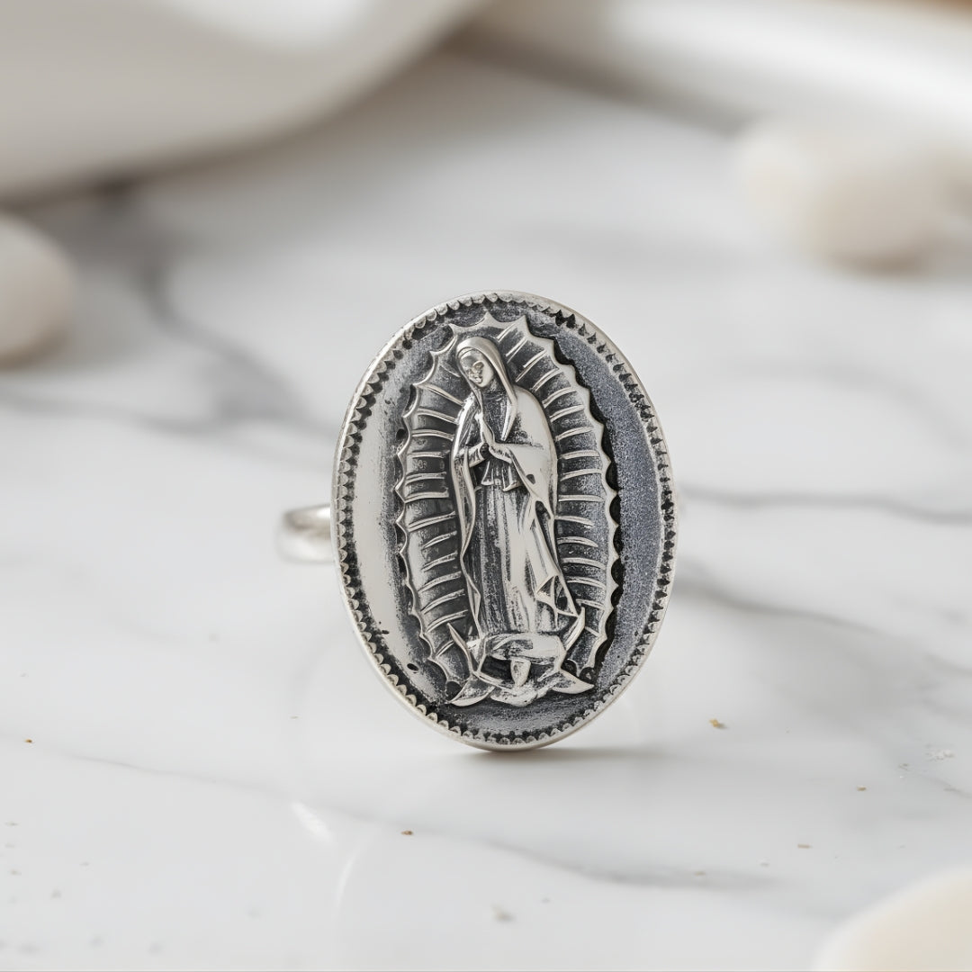 Luxury Guadalupe Shore Ring Perth House of Hide detailed silver jewellery design