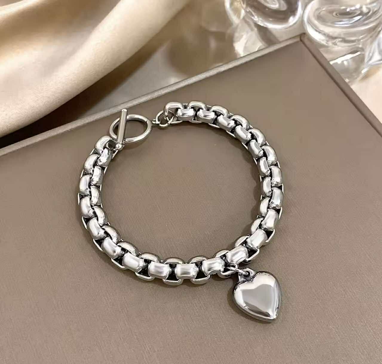 Heartline Bracelet in silver