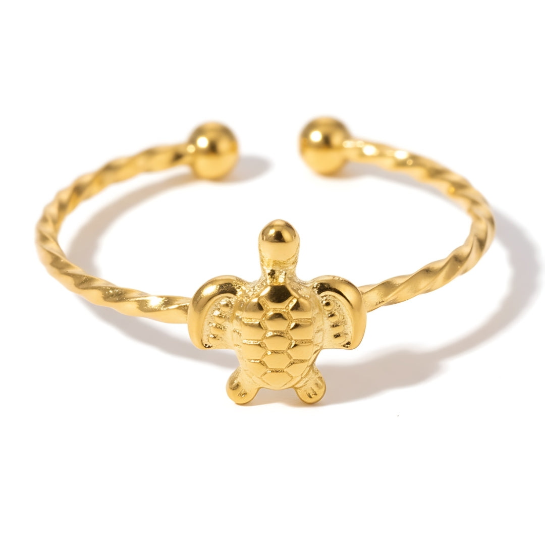 Lightweight Isla Turtle Ring with sea turtle design, perfect for ocean lovers and everyday coastal style.