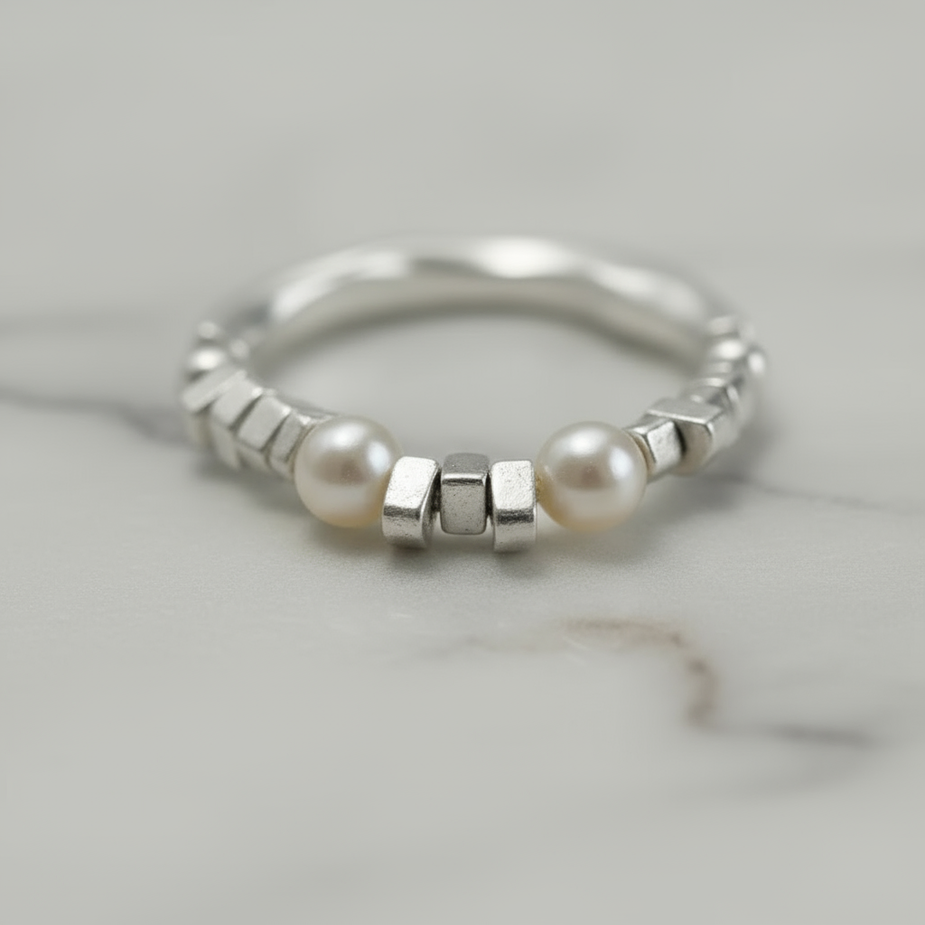 Modern pearl and silver ring capturing Australian seaside sophistication – Houseofhide jewellery Perth