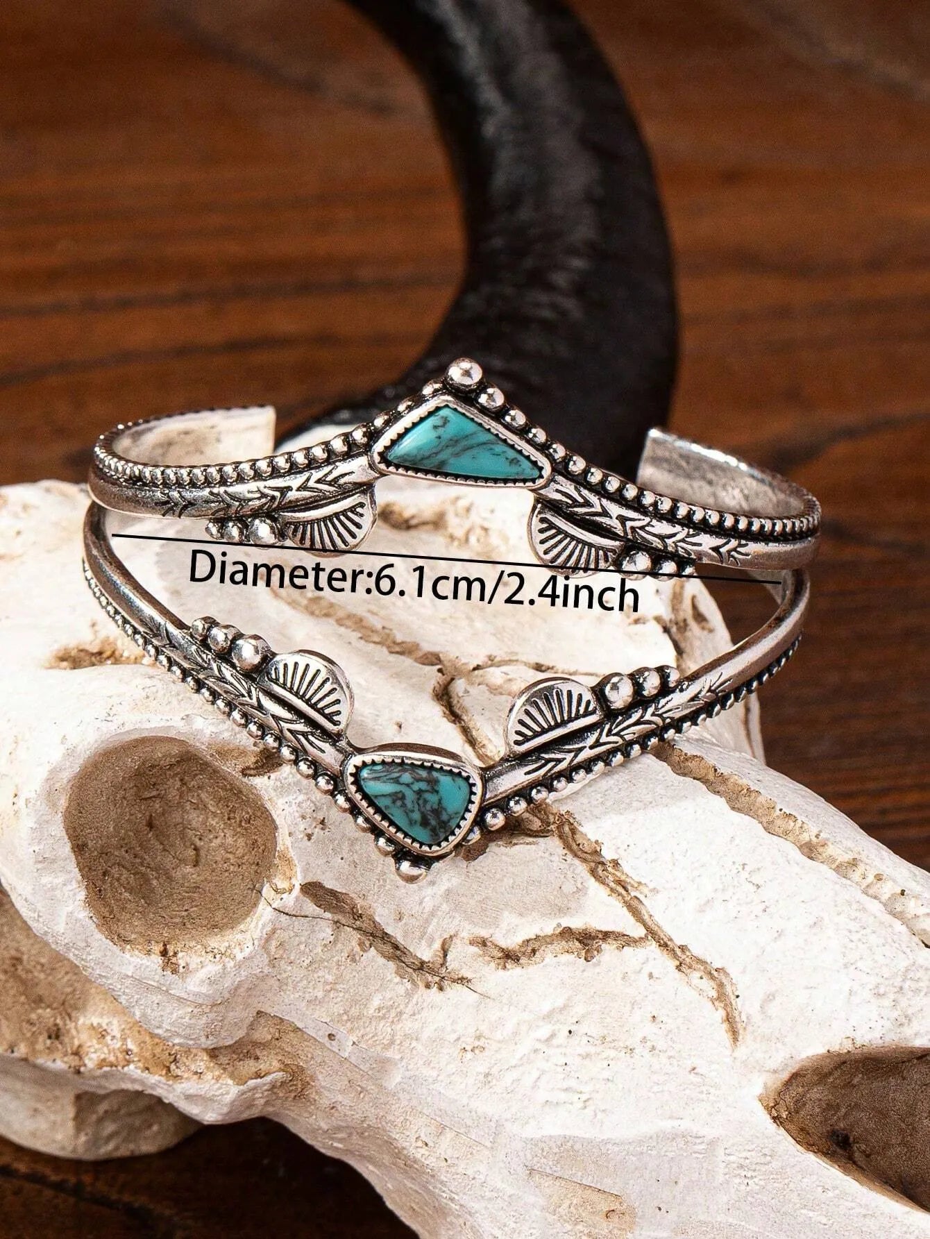 Turquoise cuff bangle bracelet – size measurement showing 6.1 cm (2.4 in) diameter